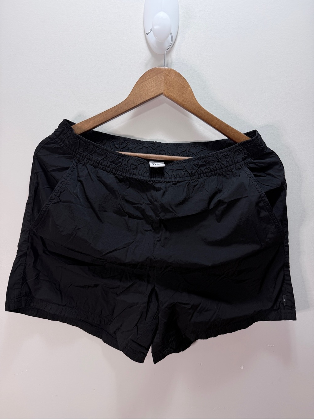 TNA Black Women's Athletic Shorts Size M 14”